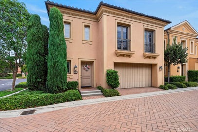 54 Brindisi Irvine CA 92618
