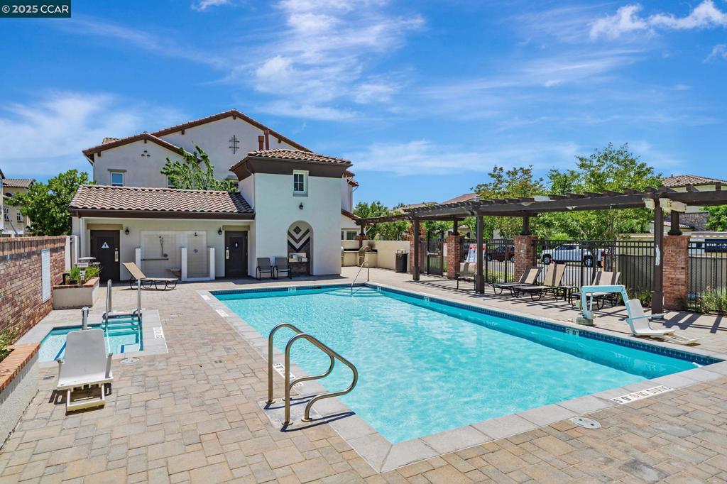 GALE RANCH - Residential