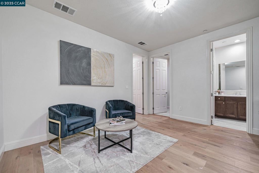 GALE RANCH - Residential