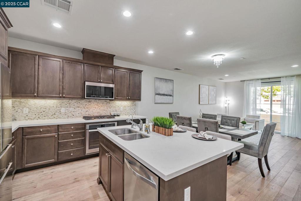 GALE RANCH - Residential