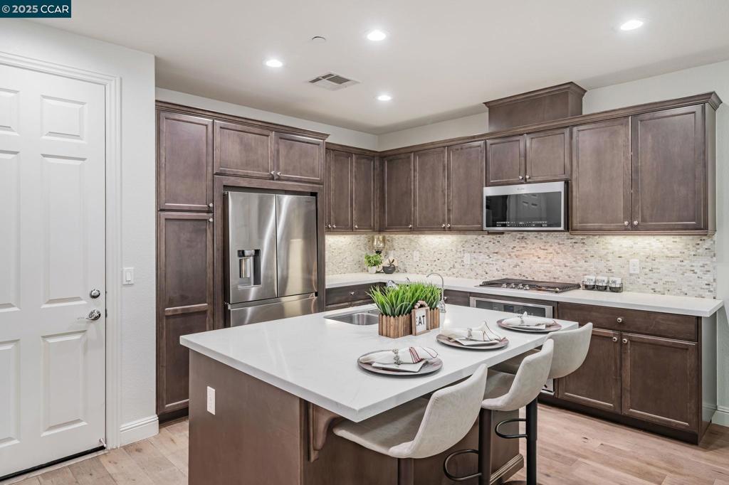 GALE RANCH - Residential