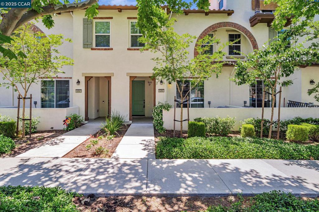 GALE RANCH - Residential