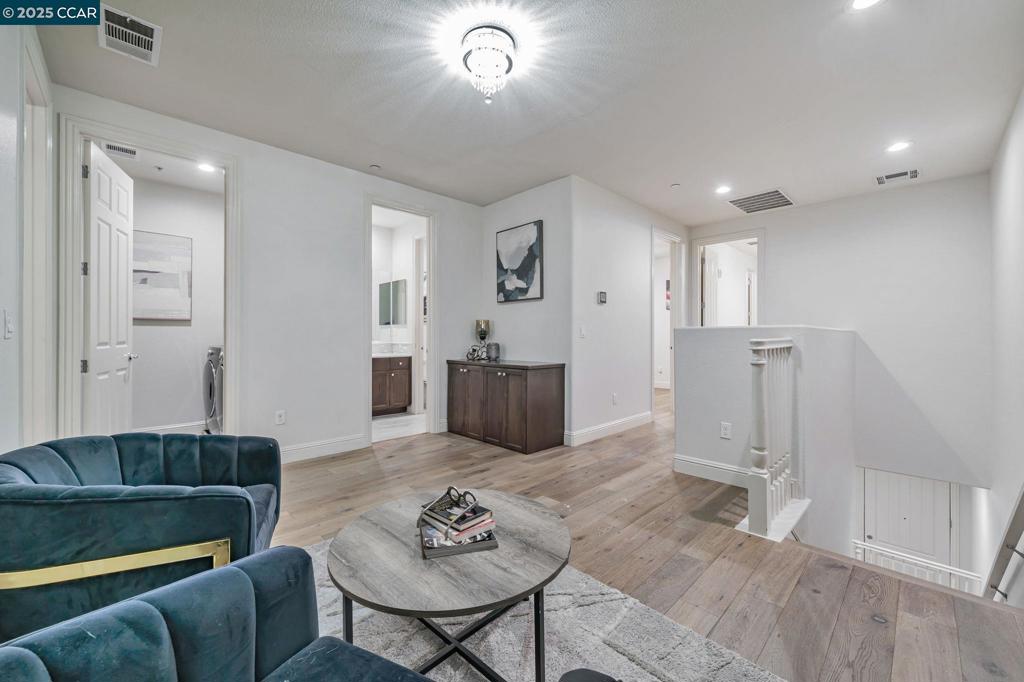 GALE RANCH - Residential