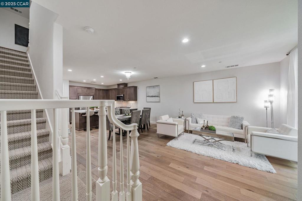 GALE RANCH - Residential