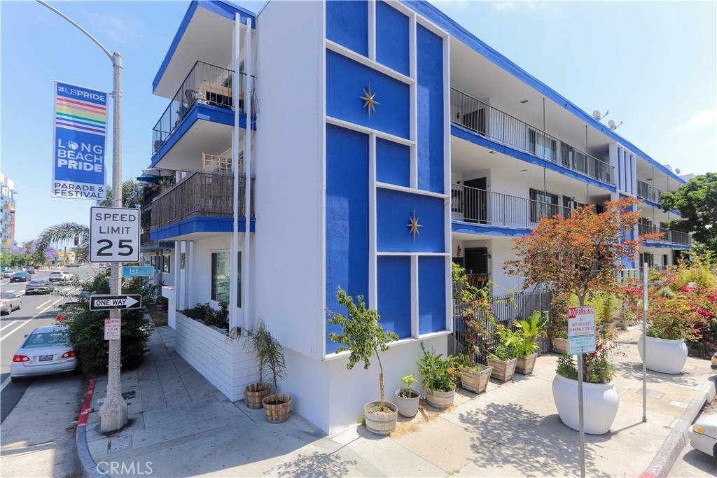 801 E 1st Street 17