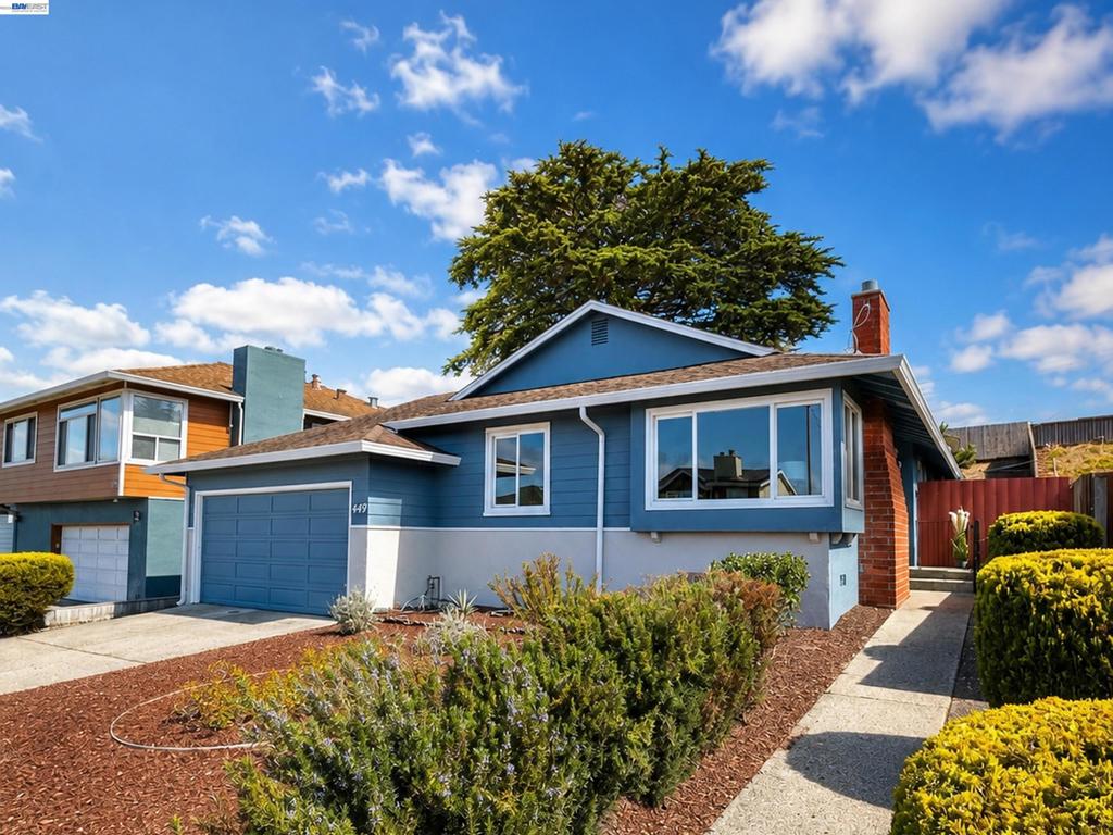 449 Mariposa Dr