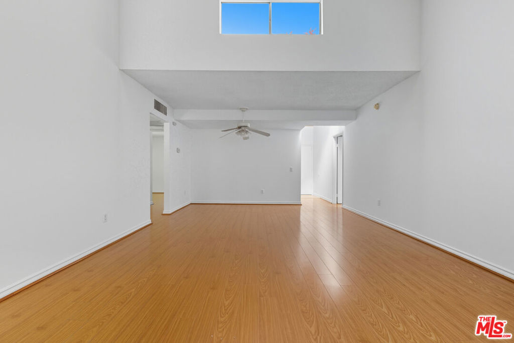 18350 Hatteras Street 253