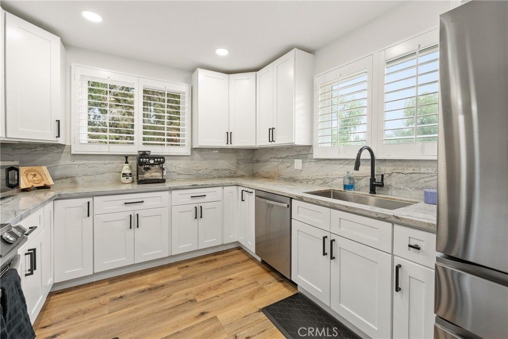 Photo of 4743 Topanga Canyon Boulevard, Woodland Hills, CA 91364 (MLS # OC25166506)