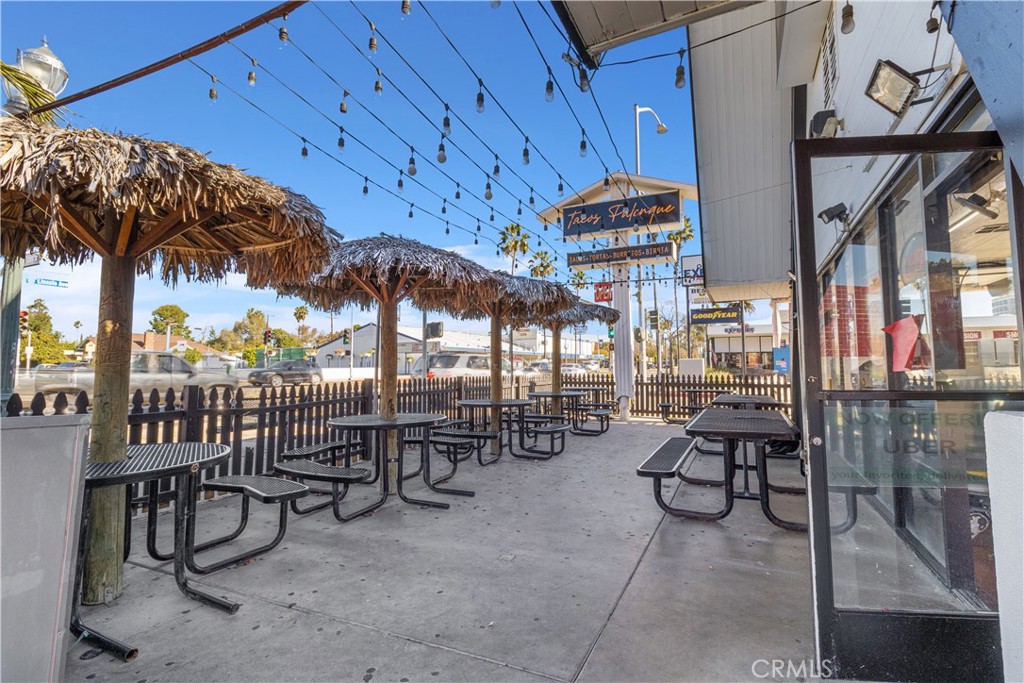 800 W Lincoln Avenue