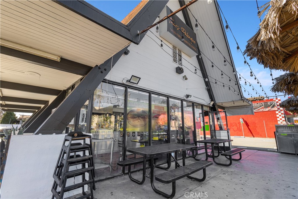 800 W Lincoln Avenue