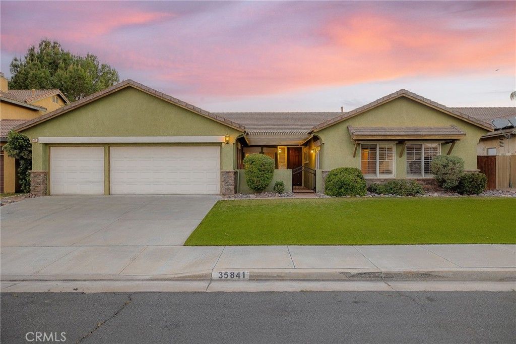 Photo of 35841 Avignon Court, Winchester, CA 92596 (MLS # SW26126623)