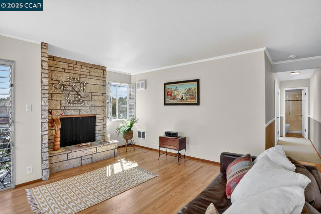 EAST END - Residential