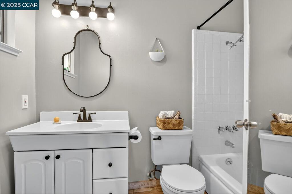 EAST END - Residential