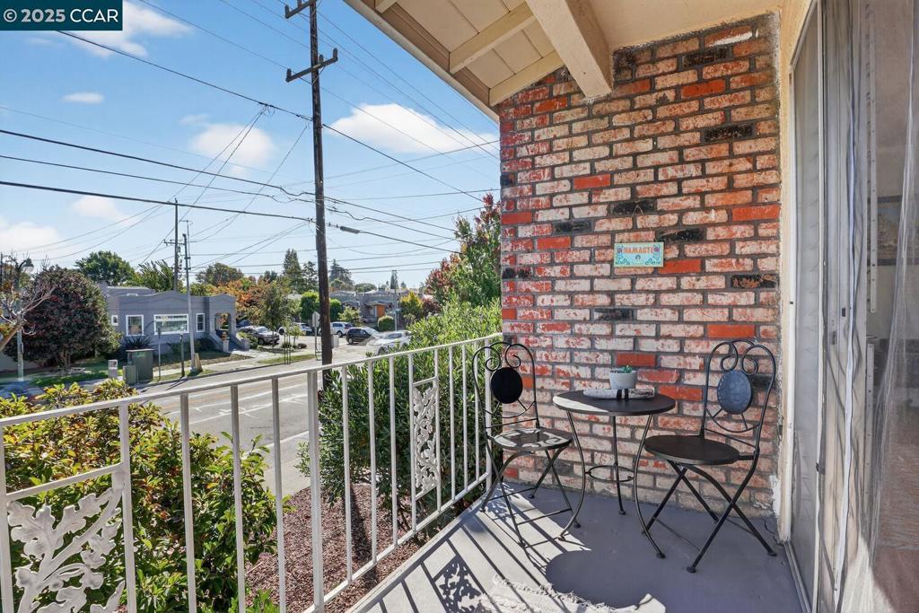 EAST END - Residential