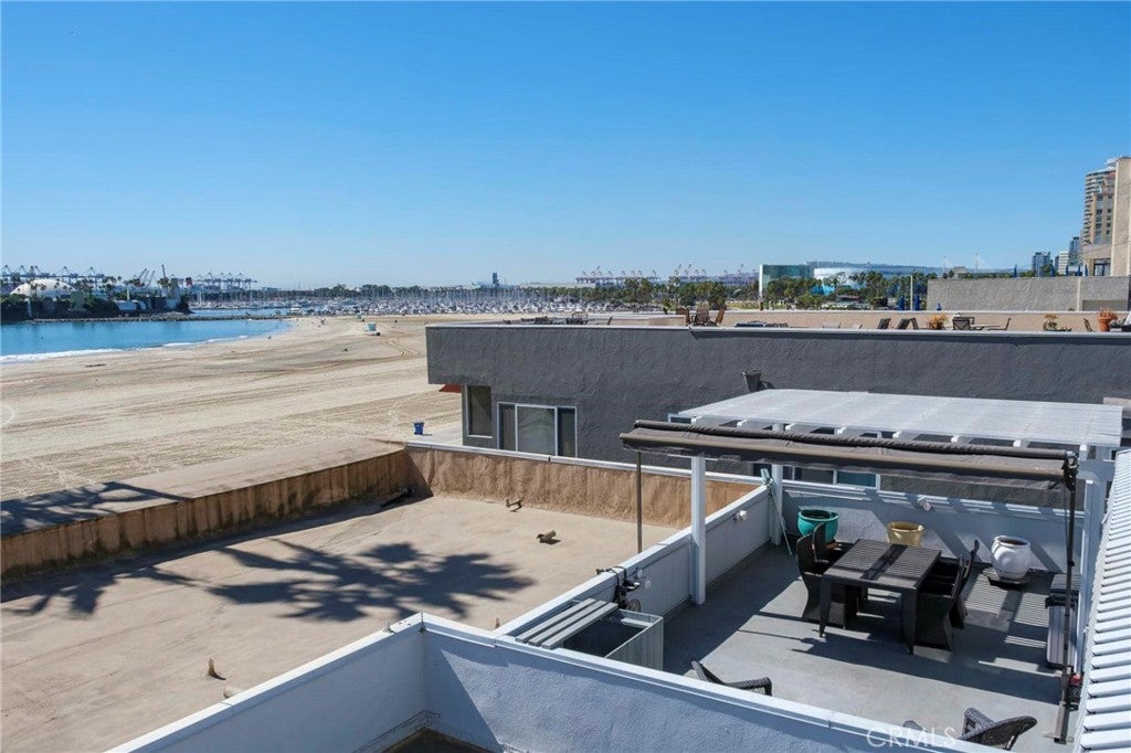 1200 E Ocean 42