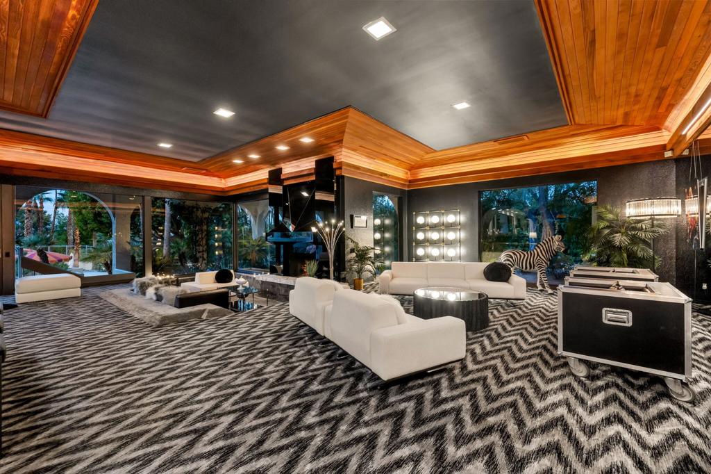 Thunderbird Heights - Residential