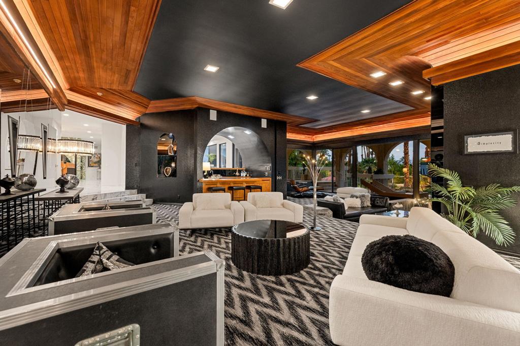 Thunderbird Heights - Residential