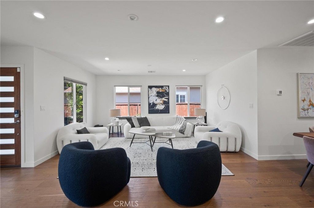 Photo of 17642 Calvert Street, Encino, CA 91316 (MLS # SR26004019)