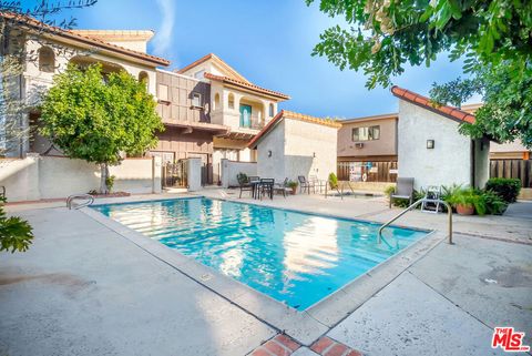 Photo of 17824 Killion Street #G, Encino, CA 91316 (MLS # 26655307)