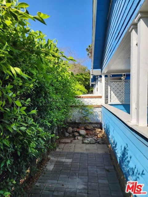 Photo of 1402 N Las Palmas Avenue, Los Angeles, CA 90028 (MLS # 26644793)