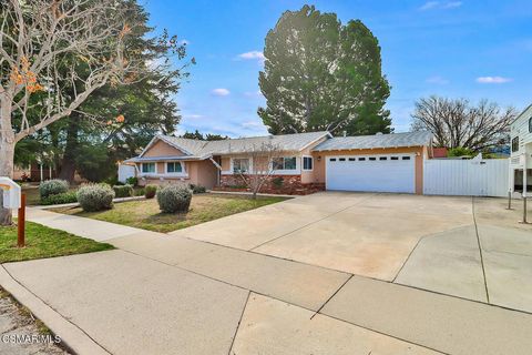 Photo of 1618 Blackwall Drive, Simi Valley, CA 93063 (MLS # 224000536)