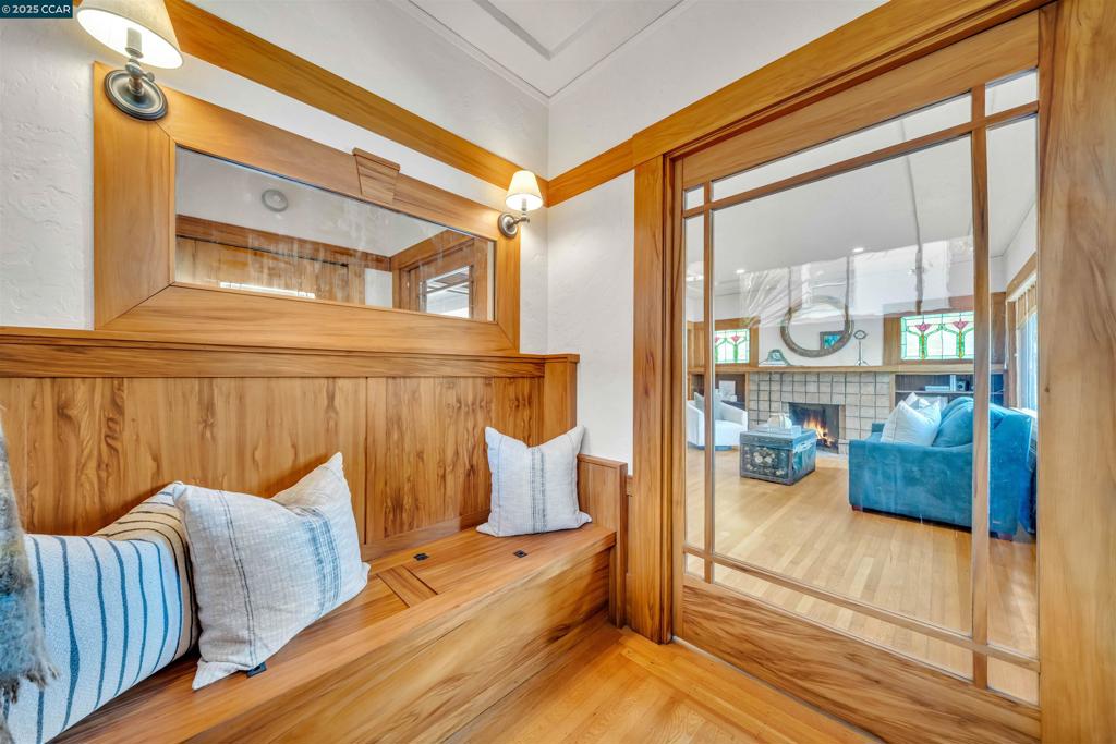 Properties 1 1628 Encinal Avenue