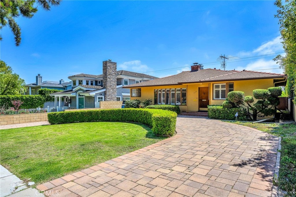 1130 Centinela AVE