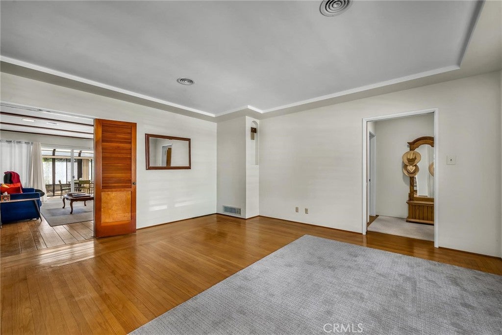 1130 Centinela