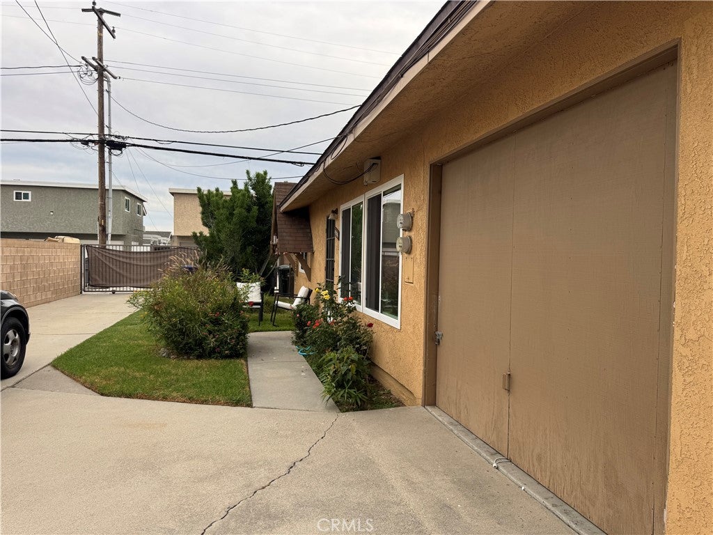 4296 Howard Ave