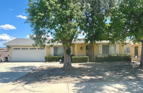 528 N Girard Street Hemet CA 92544