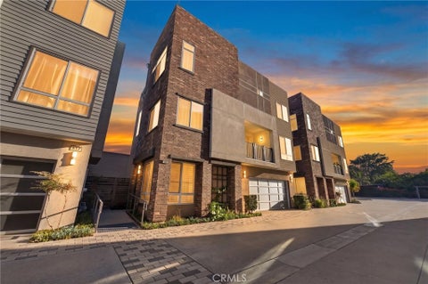 Photo of 821 Brickyard LN, Costa Mesa, CA 92627 (MLS # SW26160249)