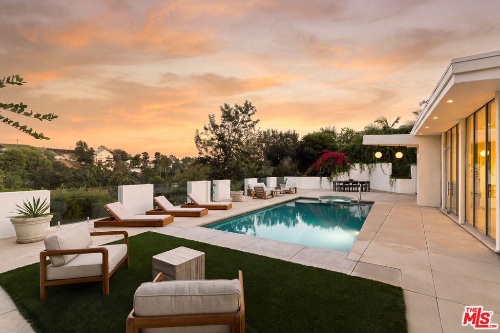 2442 Green View Place