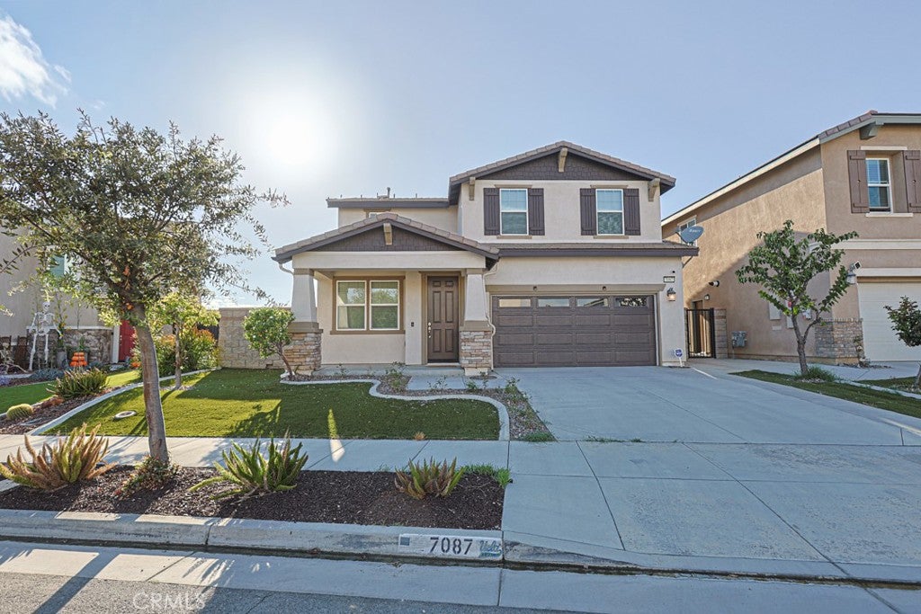 7087 Cove Way