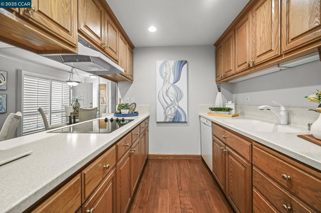 COLONY PARK - Residential