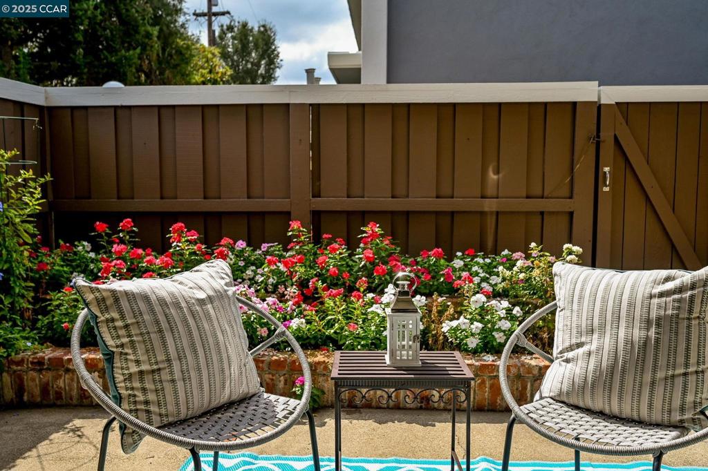 COLONY PARK - Residential