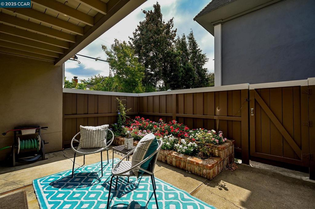 COLONY PARK - Residential