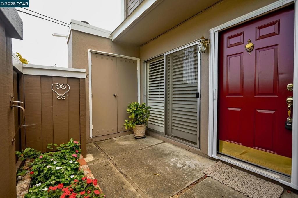 COLONY PARK - Residential