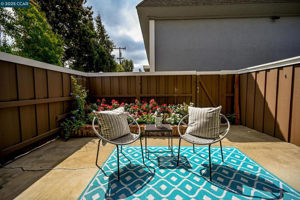 COLONY PARK - Residential