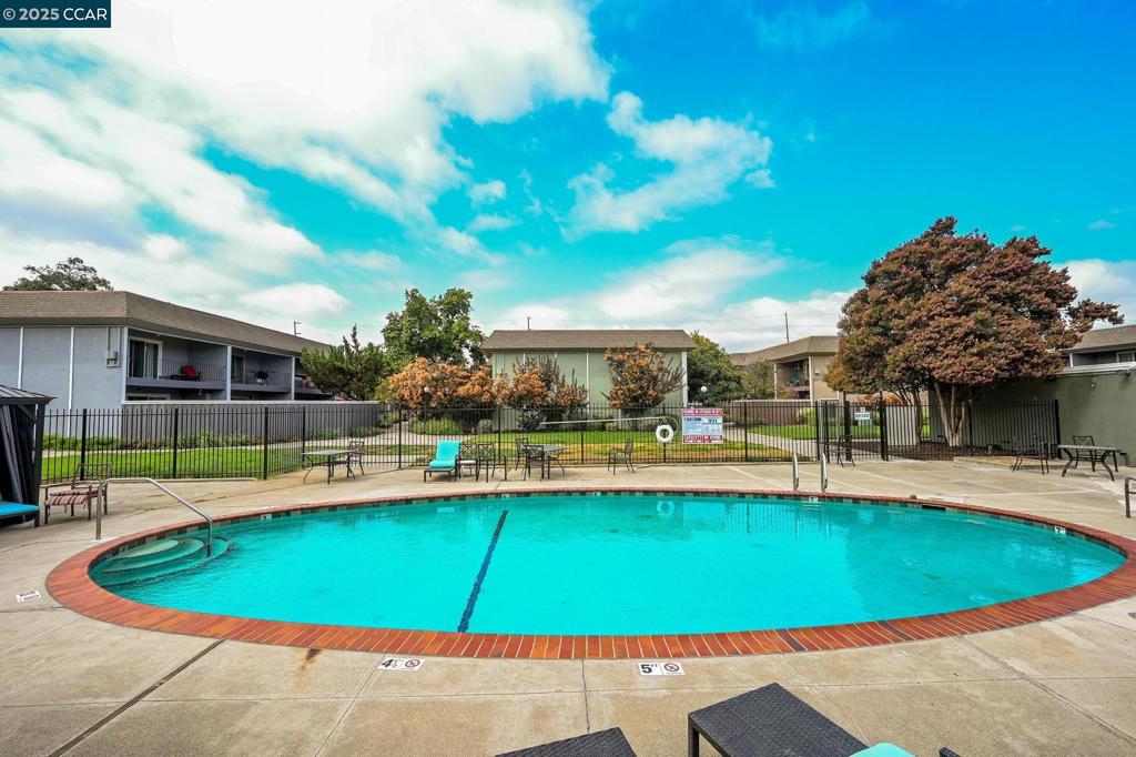 COLONY PARK - Residential
