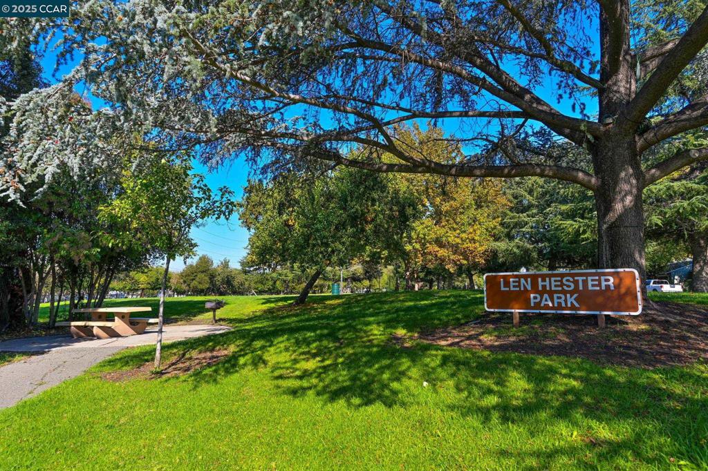 COLONY PARK - Residential