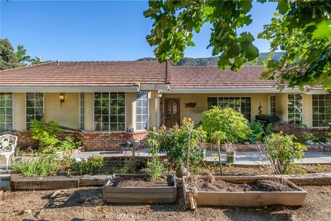 Photo of 7685 Wintergreen RD, Wrightwood, CA 92397 (MLS # HD26115152)