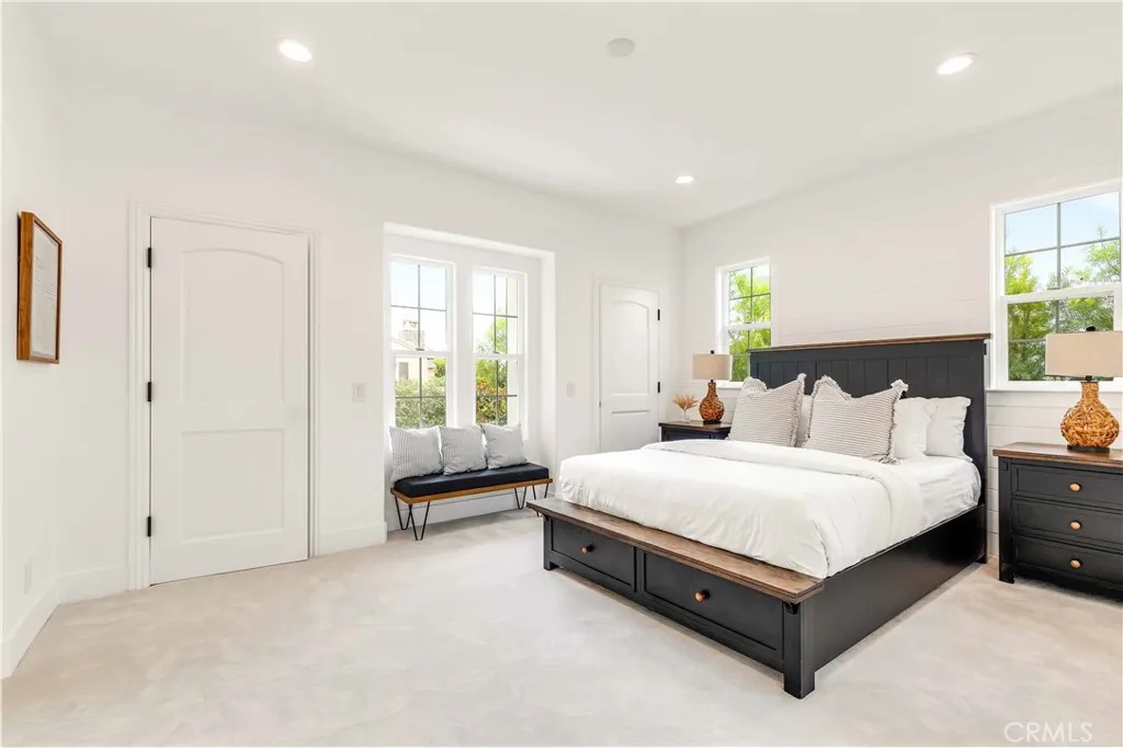 Newport Beach, California 92660, United States, 5 Bedrooms Bedrooms, ,5 BathroomsBathrooms,Residential,Active,177070