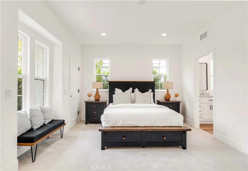 Newport Beach, California 92660, United States, 5 Bedrooms Bedrooms, ,5 BathroomsBathrooms,Residential,Active,177070