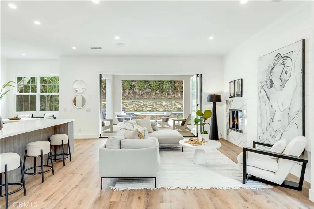 Newport Beach, California 92660, United States, 5 Bedrooms Bedrooms, ,5 BathroomsBathrooms,Residential,Active,177070