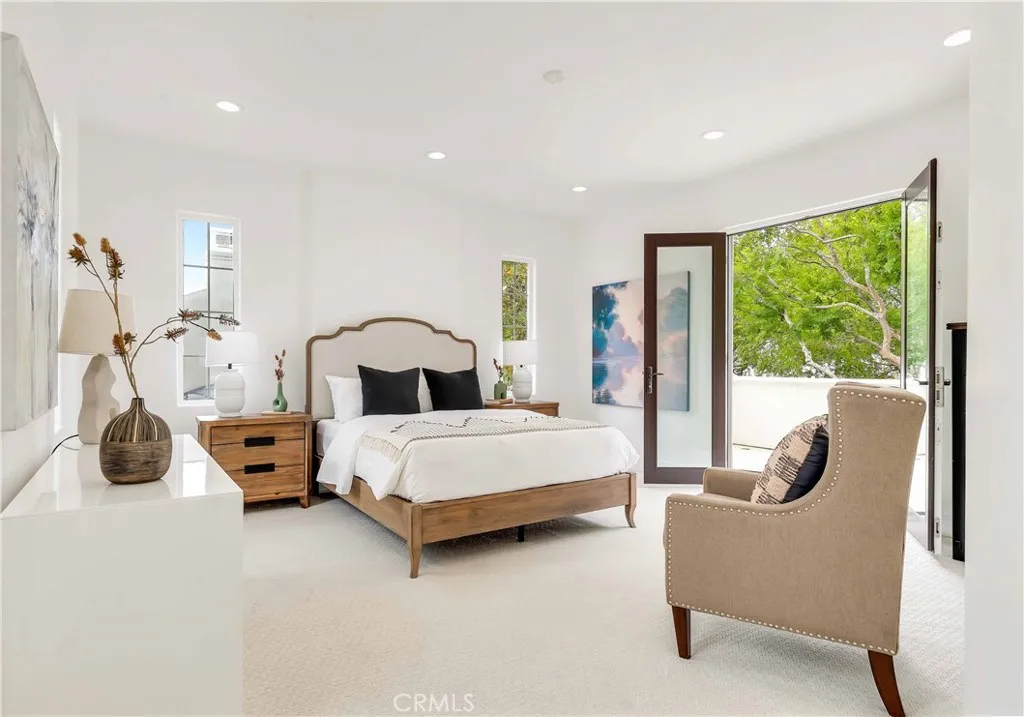 Newport Beach, California 92660, United States, 5 Bedrooms Bedrooms, ,5 BathroomsBathrooms,Residential,Active,177070