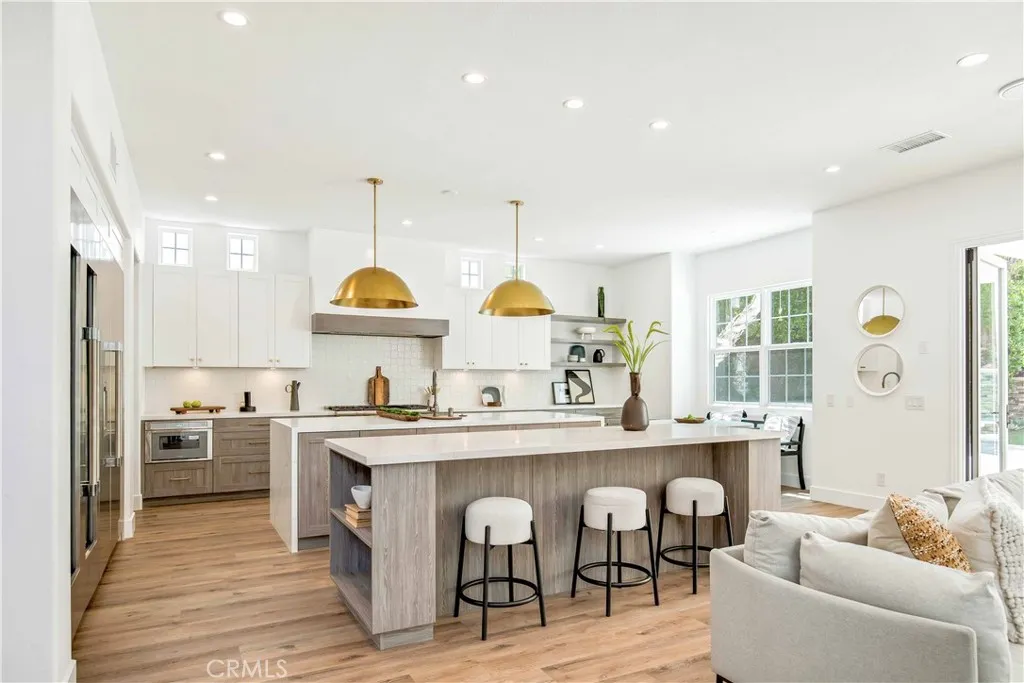 Newport Beach, California 92660, United States, 5 Bedrooms Bedrooms, ,5 BathroomsBathrooms,Residential,Active,177070