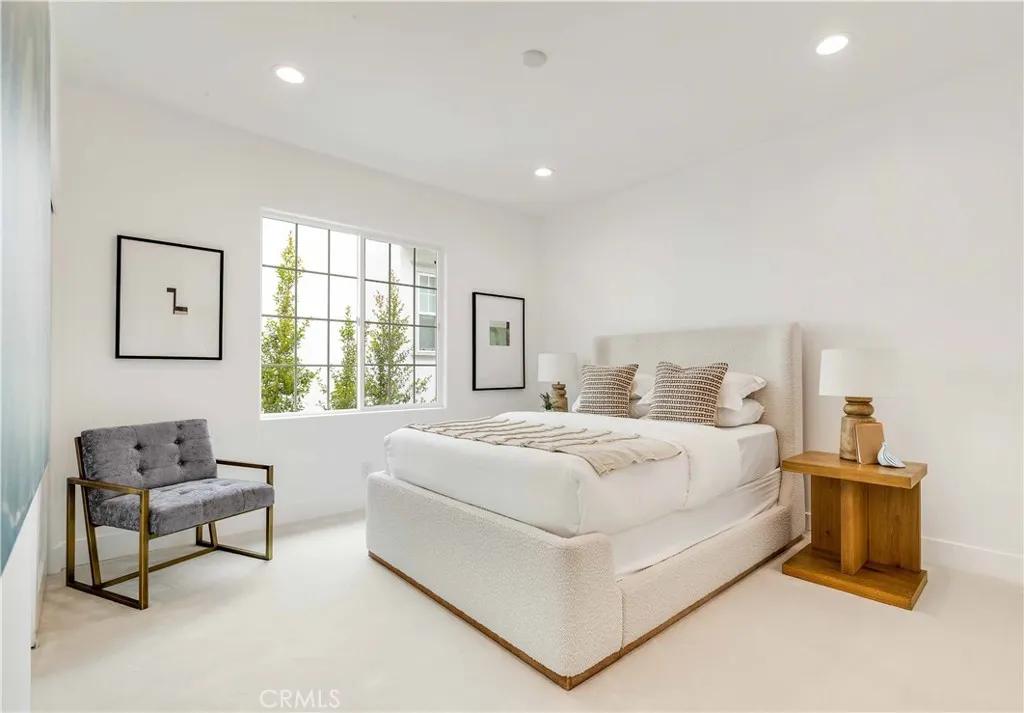 Newport Beach, California 92660, United States, 5 Bedrooms Bedrooms, ,5 BathroomsBathrooms,Residential,Active,177070