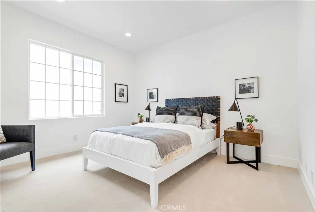 Newport Beach, California 92660, United States, 5 Bedrooms Bedrooms, ,5 BathroomsBathrooms,Residential,Active,177070