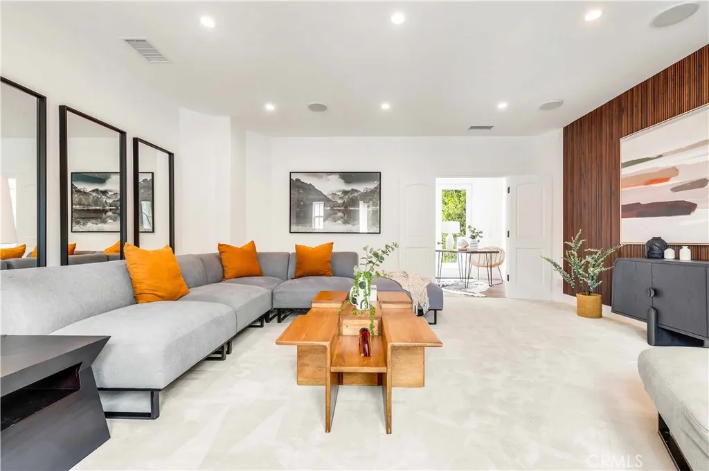 Newport Beach, California 92660, United States, 5 Bedrooms Bedrooms, ,5 BathroomsBathrooms,Residential,Active,177070