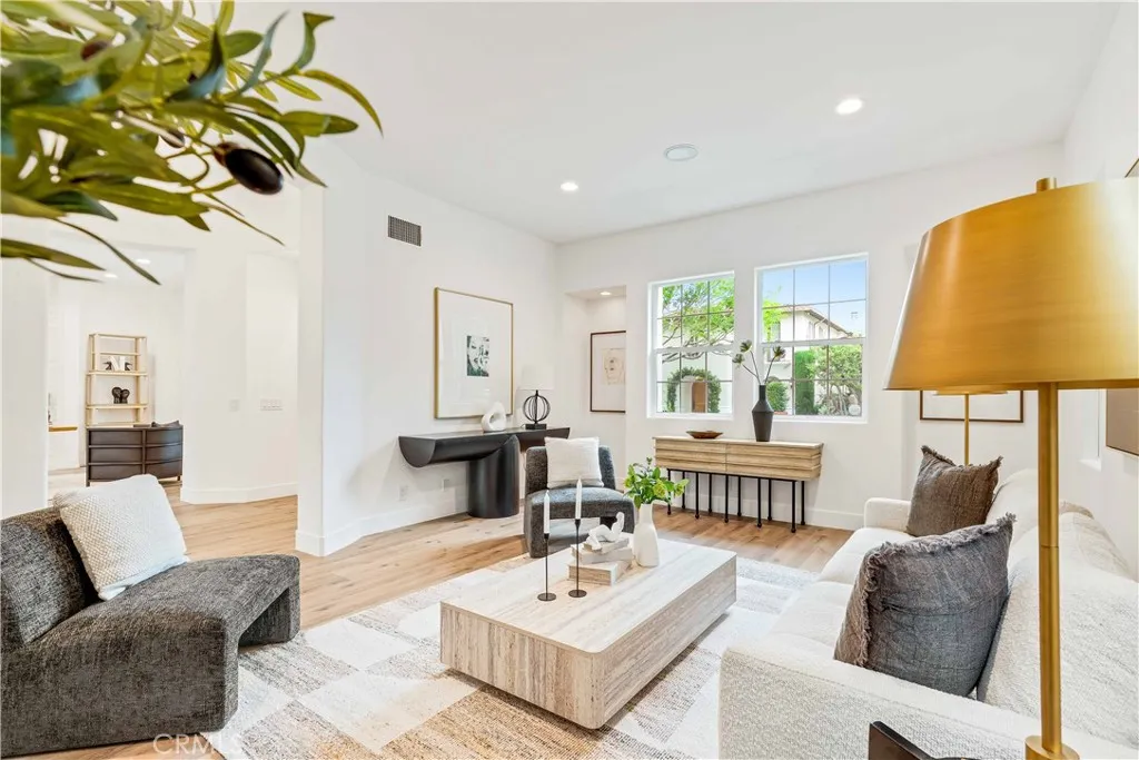 Newport Beach, California 92660, United States, 5 Bedrooms Bedrooms, ,5 BathroomsBathrooms,Residential,Active,177070